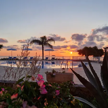 Santa Monica Apartahotel Ricadi